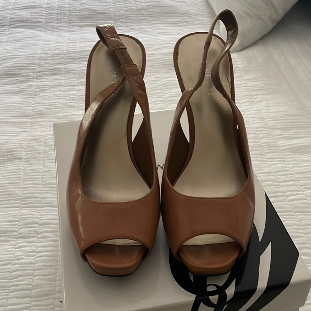 Elegant Caramel Peep-Toe Slingback Heels-7.5